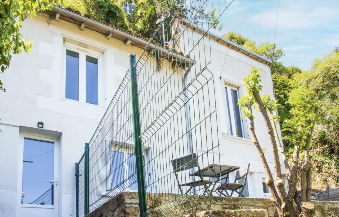 Les Logis Poitevin - Maisons - Terrasses - Detente Поатие Екстериор снимка